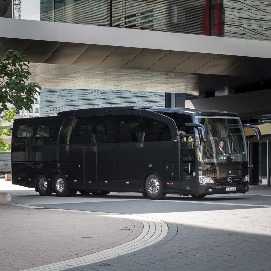 Schwarzer Business Class Bus für Event, Kongress und Veranstaltung.